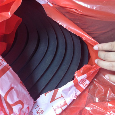 阻燃橡塑保溫板材縱向切開后再用膠水粘合而成